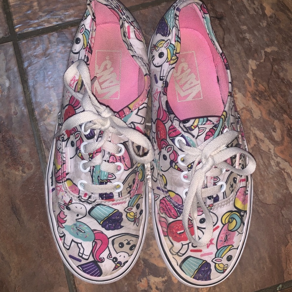 Van’s Woman’s 6 unicorns and cupcakes shoes